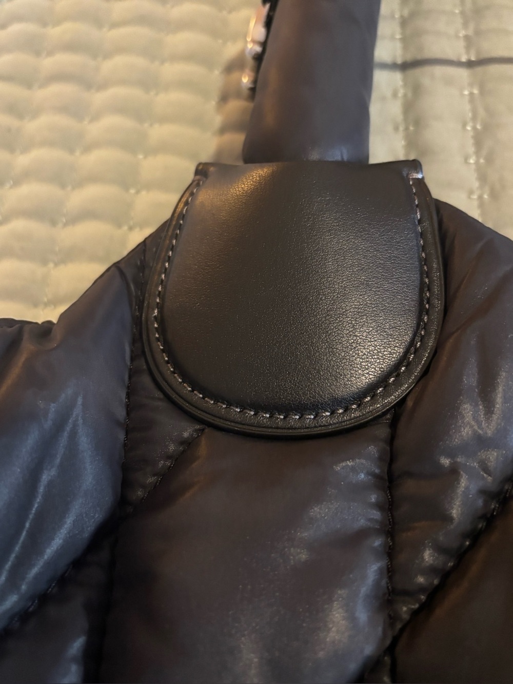 Coach Iris Tote - Picture 7 of 11